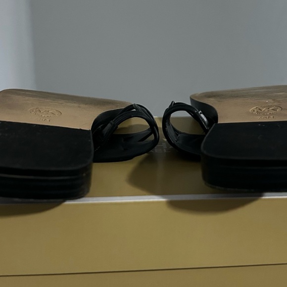 Michael Kors black sandals - Picture 3 of 3